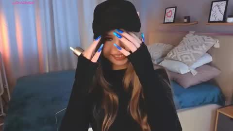 Lola online show from 12, 11, 2025