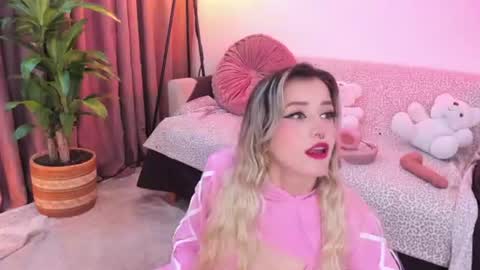 Snapshot of lolly_js_ chatting on 3, 8, 2026 Lolly online show from 3, 8, 2026