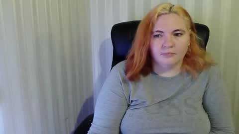 Snapshot of lollynomelty chatting on 19, 12, 2025 LollyNomelty online show from 19, 12, 2025