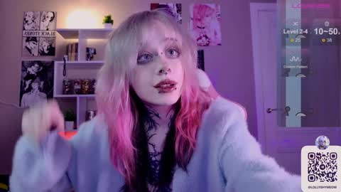 Snapshot of lollyshy__ chatting on 2, 2, 2025 Lolly online show from 2, 2, 2025