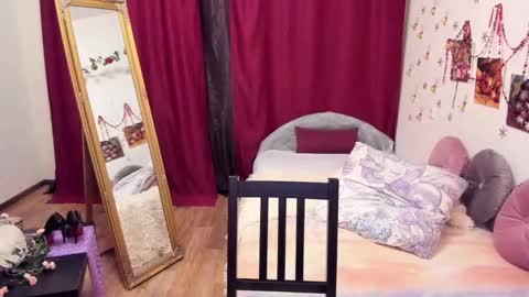 LoloMercier online show from 26, 1, 2025