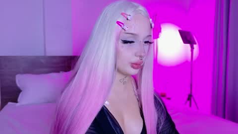 Snapshot of lolykari chatting on 23, 6, 2026 Kari online show from 23, 6, 2026
