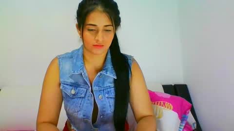 estehfania online show from 29, 1, 2025