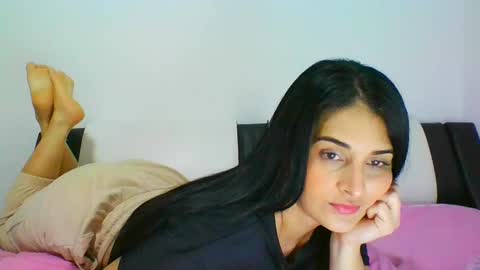 estehfania online show from 8, 2, 2025