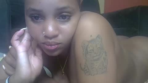 Snapshot of lomyenom56 chatting on 26, 3, 2026 lomyenom56 online show from 26, 3, 2026