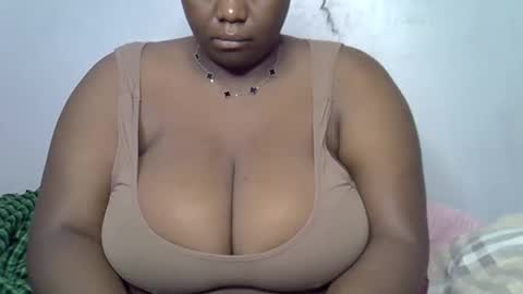 Snapshot of lomyenom56 chatting on 15, 4, 2026 lomyenom56 online show from 15, 4, 2026