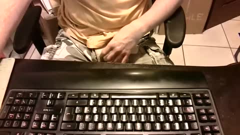 Snapshot of lonelypumabreizh chatting on 28, 12, 2024 Pumabreizh online show from 28, 12, 2024