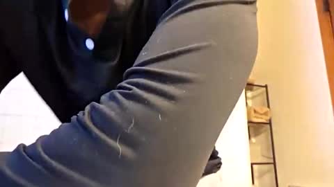 Snapshot of longbbc719 chatting on 6, 3, 2026 longbbc719 online show from 6, 3, 2026