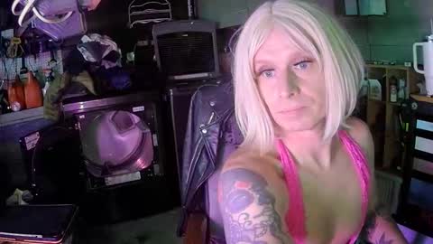 Snapshot of longbeachcd69 chatting on 18, 12, 2025 longbeachcd69 online show from 18, 12, 2025