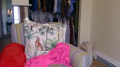 Snapshot of longlegstammy chatting on 25, 4, 2026 Cutenurse91 online show from 25, 4, 2026