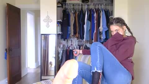 Snapshot of longlegstammy chatting on 30, 4, 2026 Cutenurse91 online show from 30, 4, 2026