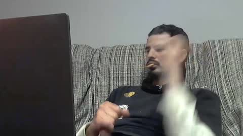 Snapshot of longnight5 chatting on 17, 2, 2025 Alejandro Rulitos Twitter longnight55 Intagram 5longnight5 online show from 17, 2, 2025