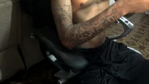 Snapshot of longshaft_ chatting on 12, 1, 2026 longshaft_ online show from 12, 1, 2026