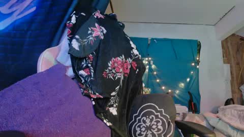 Londoncashmere69  online show from 12, 12, 2024