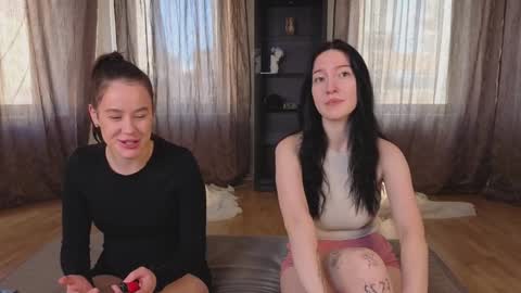 Snapshot of lookatmehabibi_ chatting on 18, 9, 2025 Adele Ellie and Lou Sally Dana and Bonnie online show from 18, 9, 2025