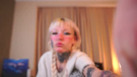 Snapshot of lookatmehabibi_ chatting on 28, 11, 2025 Adele Ellie and Lou Sally Dana and Bonnie online show from 28, 11, 2025