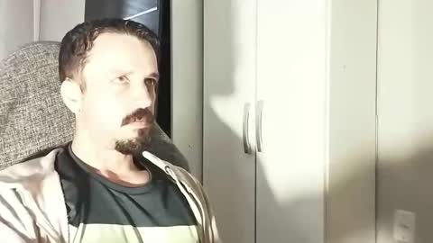 Snapshot of lookaz4010 chatting on 4, 11, 2025 Lucas online show from 4, 11, 2025