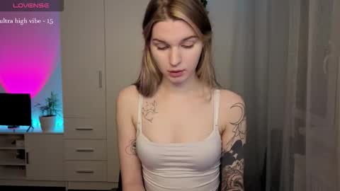 Snapshot of lookluna chatting on 4, 2, 2026 Luna online show from 4, 2, 2026