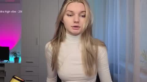 Snapshot of lookluna chatting on 9, 3, 2026 Luna online show from 9, 3, 2026