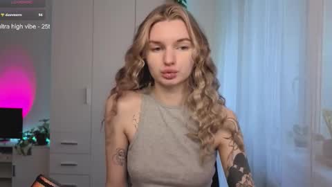 Snapshot of lookluna chatting on 13, 3, 2026 Luna online show from 13, 3, 2026