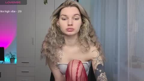 Snapshot of lookluna chatting on 3, 4, 2026 Luna online show from 3, 4, 2026