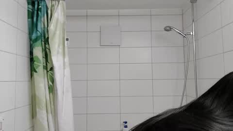 Snapshot of loolaunshaved chatting on 27, 11, 2025 loolaunshaved online show from 27, 11, 2025