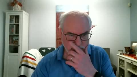 Snapshot of loop102 chatting on 10, 5, 2026 loop102 online show from 10, 5, 2026