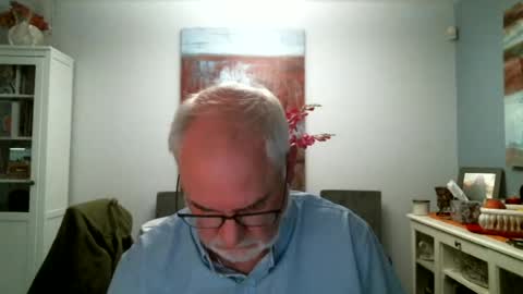 Snapshot of loop102 chatting on 10, 7, 2026 loop102 online show from 10, 7, 2026