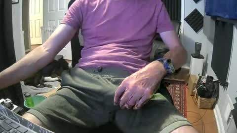 Snapshot of looselycut chatting on 4, 7, 2026 looselycut online show from 4, 7, 2026