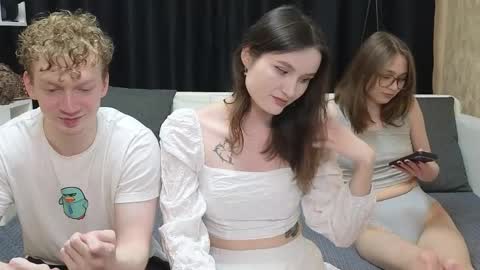 Snapshot of loossers chatting on 8, 4, 2026 Jean and Isa right couple Mark and Eva left couple online show from 8, 4, 2026
