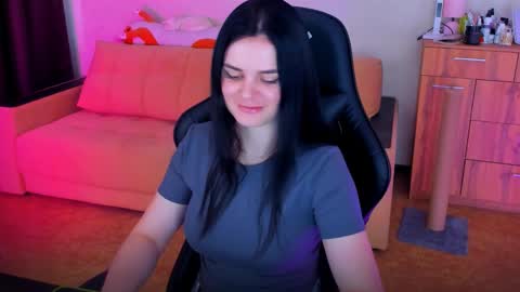 Snapshot of lora_cain chatting on 11, 3, 2025 Lora Cain online show from 11, 3, 2025