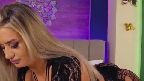 Snapshot of loradevine chatting on 2, 3, 2026 Lora online show from 2, 3, 2026