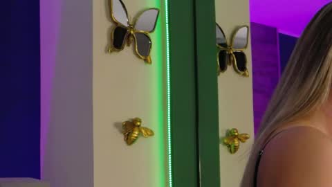 Snapshot of loradevine chatting on 9, 6, 2026 Lora online show from 9, 6, 2026