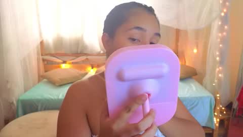 Snapshot of loreaniss chatting on 7, 11, 2025 loreanis online show from 7, 11, 2025