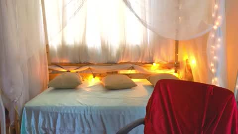 Snapshot of loreaniss chatting on 16, 11, 2025 loreanis online show from 16, 11, 2025