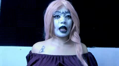 Lore Depp online show from 5, 4, 2026