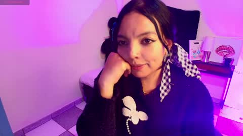 Snapshot of loren_44tits chatting on 3, 5, 2026 Loren online show from 3, 5, 2026