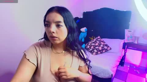 Snapshot of loren_44tits chatting on 8, 5, 2026 Loren online show from 8, 5, 2026