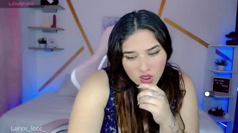 Snapshot of loren_leee chatting on 24, 2, 2025 Loren online show from 24, 2, 2025