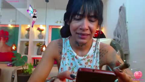 Snapshot of lorenapinto_ chatting on 16, 10, 2025 lore online show from 16, 10, 2025