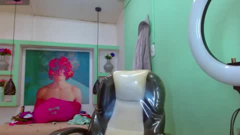 Snapshot of lorenapinto_ chatting on 9, 3, 2026 lore online show from 9, 3, 2026