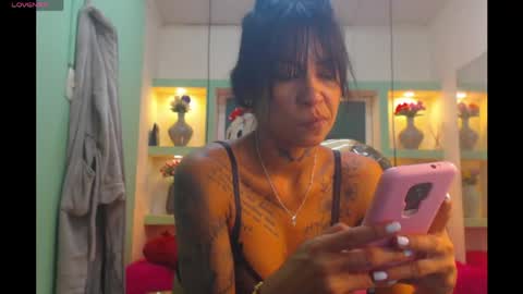 Snapshot of lorenapinto_ chatting on 21, 4, 2026 lore online show from 21, 4, 2026