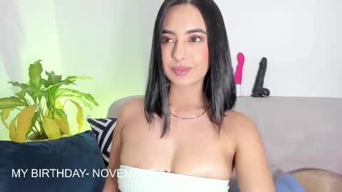 Snapshot of lorens_martin chatting on 10, 11, 2025 L O R E N online show from 10, 11, 2025