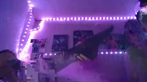 loreyy_ online show from 2, 3, 2025