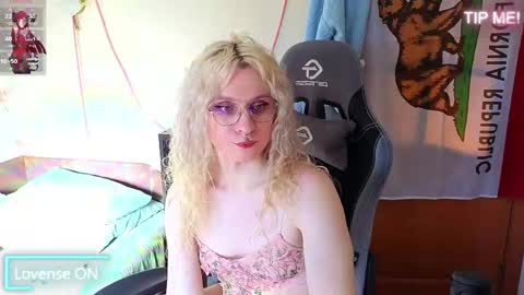 Snapshot of lori_myaf chatting on 8, 4, 2026 Lori ----------------------------------- online show from 8, 4, 2026
