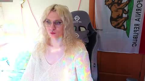 Snapshot of lori_myaf chatting on 10, 4, 2026 Lori ----------------------------------- online show from 10, 4, 2026