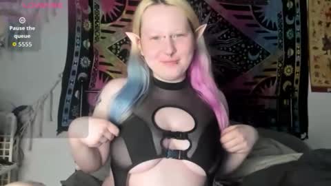 Snapshot of loricritter2 chatting on 15, 4, 2026 Lori Critter online show from 15, 4, 2026