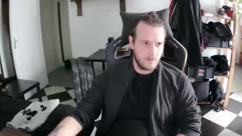 Snapshot of lorigon06 chatting on 18, 11, 2025 Lorigon online show from 18, 11, 2025