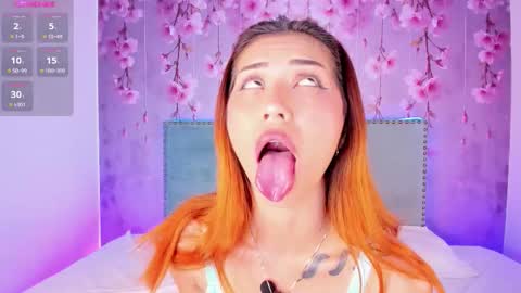 Snapshot of lorraine_28 chatting on 23, 10, 2025  Soy Lorena  online show from 23, 10, 2025