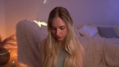 Snapshot of lorrie_love_story chatting on 15, 3, 2026 Lorrie online show from 15, 3, 2026